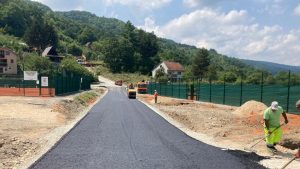 asfaltiranje-prilaza-kursumlija-01-300x169